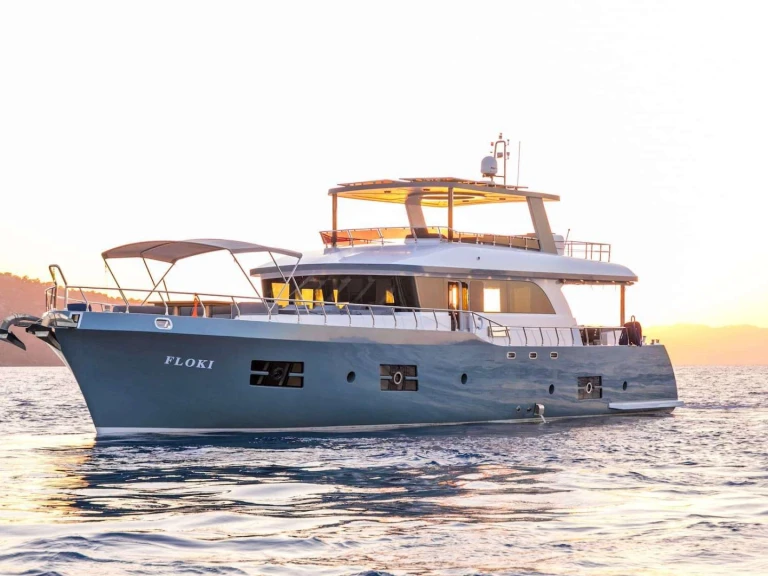 Noleggio Yacht di lusso Custom con patente nautica