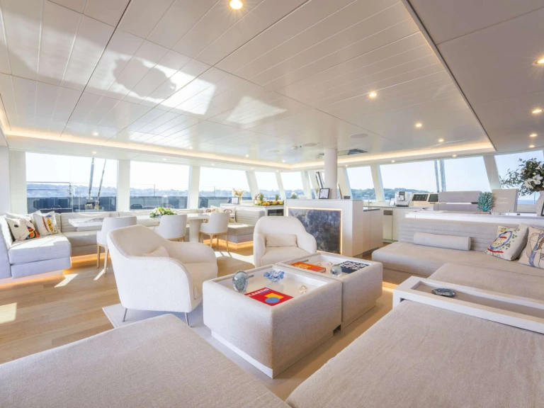 Sunreef Halcyon da affittare a  Napoli