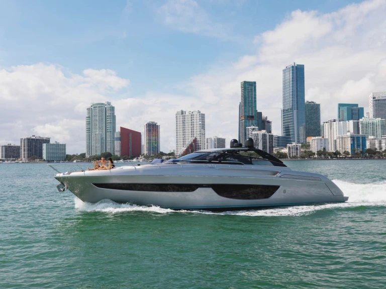 Noleggio Yacht di lusso a Sag Harbor – Riva Not Yet