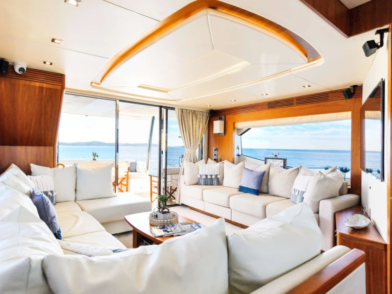 Noleggiare una Sunseeker GRACE XI a Atene