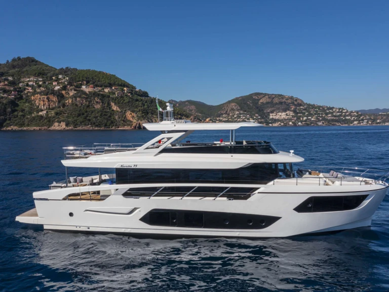 Noleggio Yacht di lusso Absolute con patente nautica
