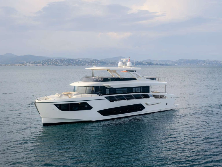 Noleggiare una Absolute SEMELA a Antibes