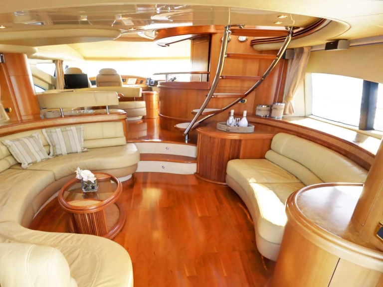 Noleggio Yacht di lusso con o senza skipper Azimut a Atene