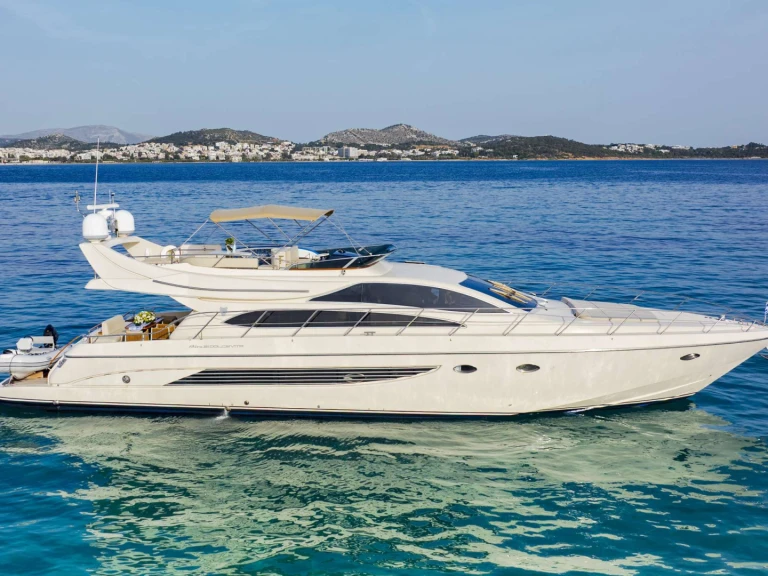 Yacht di lusso a noleggio a Atene al miglior prezzo