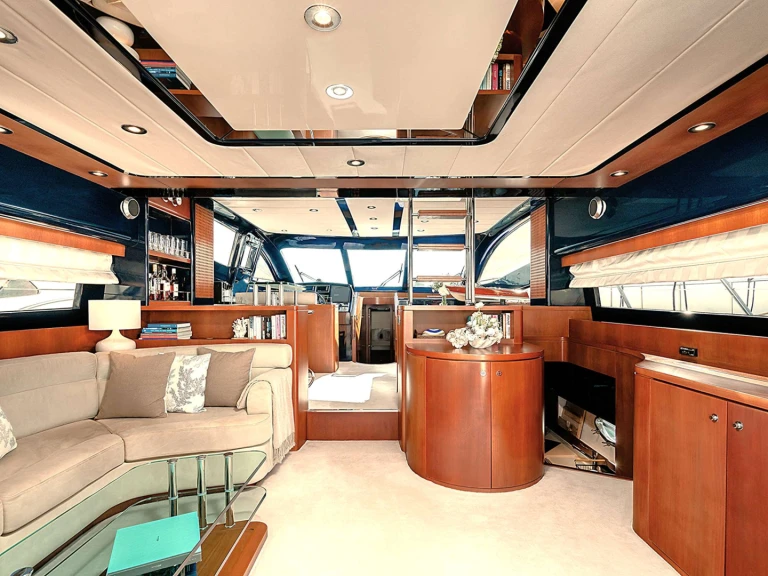 Noleggio Yacht di lusso a Atene – Riva ETERNO