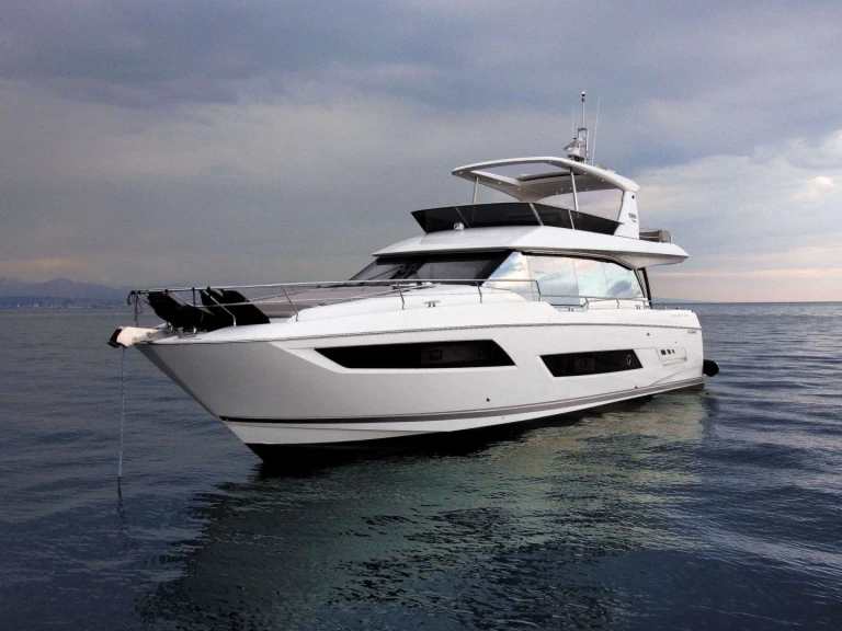 Noleggio a Costa Azzurra – Prestige Yachts Romy One su SamBoat