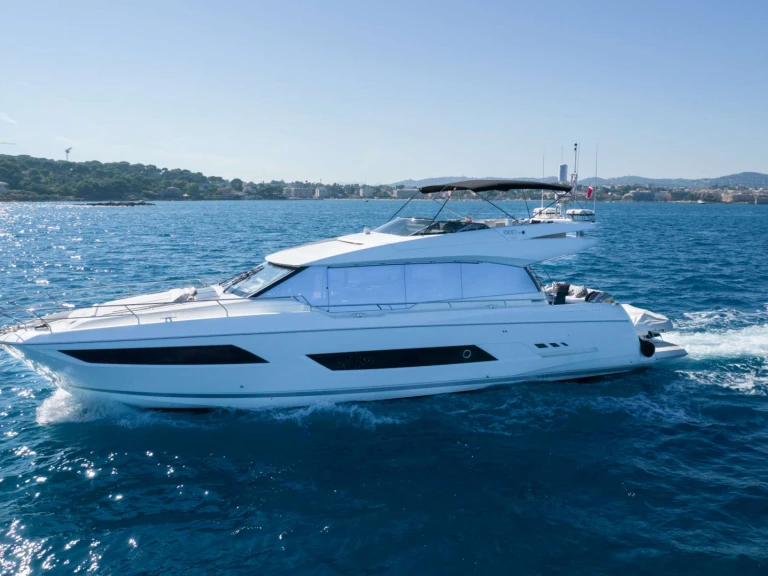 Yacht di lusso a noleggio a Costa Azzurra al miglior prezzo