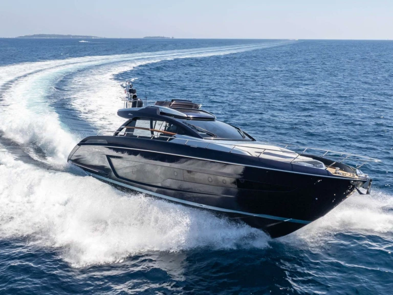 Noleggiare una Riva BLUE SHARK a Castelsardo
