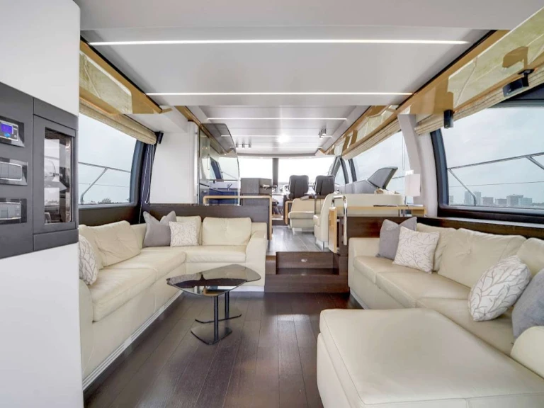 Noleggiare una Azimut The One a Miami