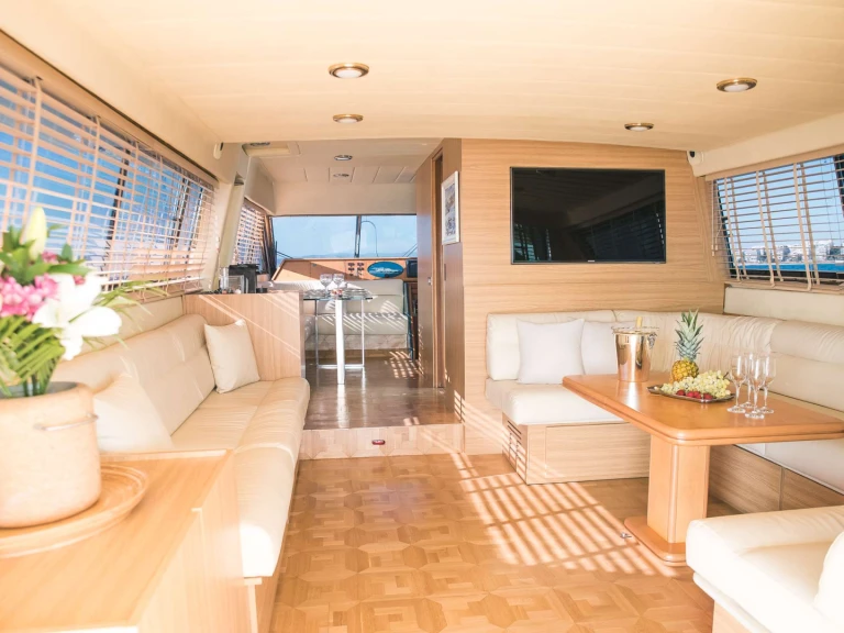Noleggio Yacht di lusso a Il Pireo – Posillipo TEMPTATION