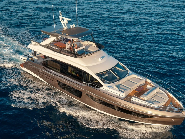 Yacht di lusso a noleggio a Zara al miglior prezzo