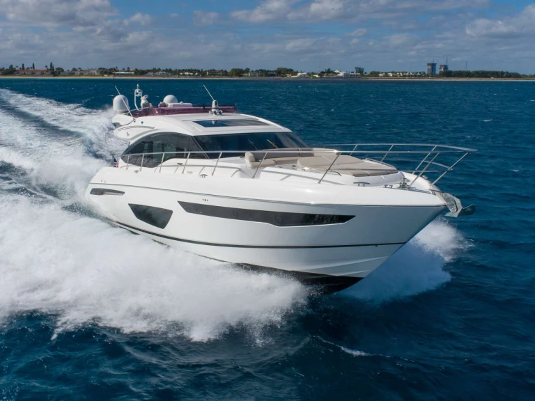 Noleggio Yacht di lusso Princess, UK con patente nautica