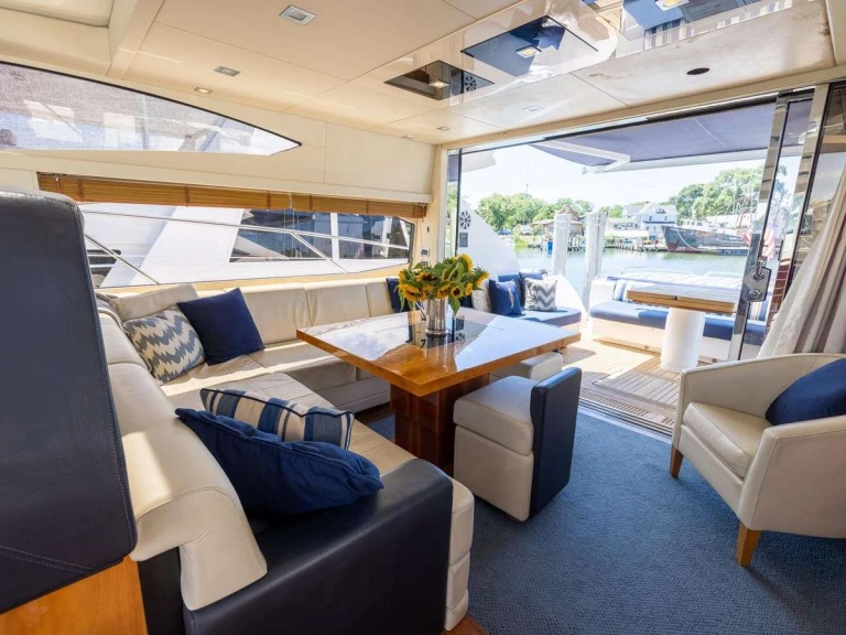 Noleggio Yacht di lusso con o senza skipper Sunseeker a Jupiter