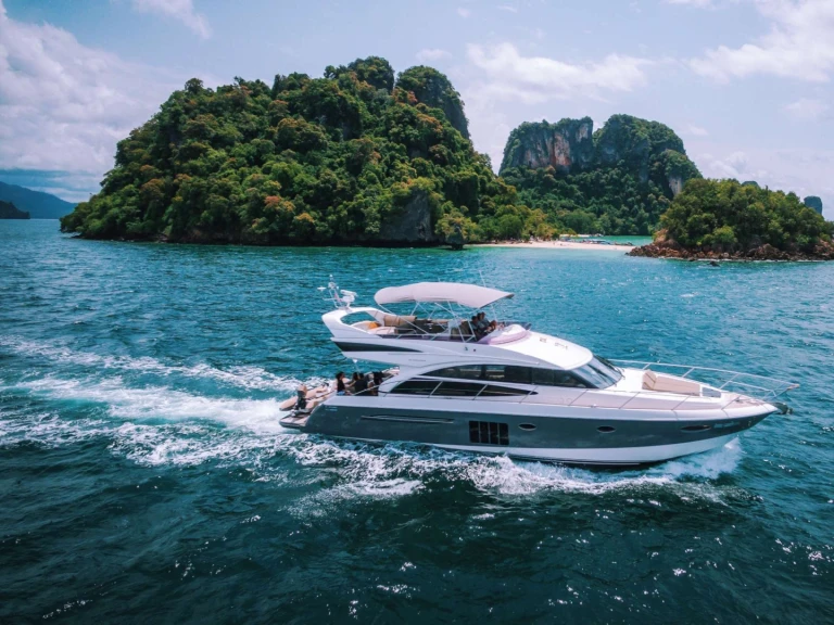 Noleggio Yacht di lusso Princess, UK con patente nautica
