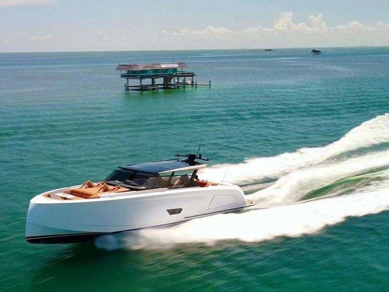Noleggio Yacht di lusso con o senza skipper Vanquish a Miami