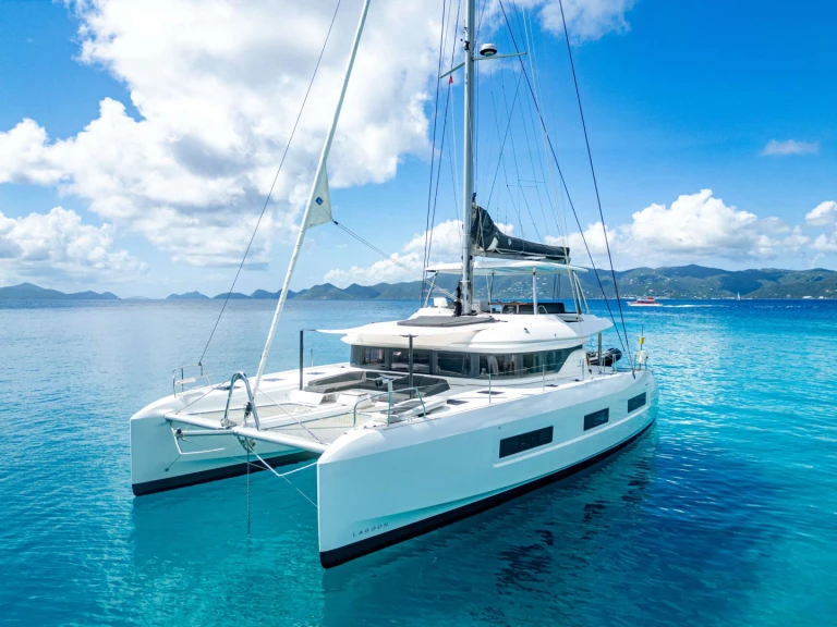 Yacht di lusso a noleggio a Atene al miglior prezzo