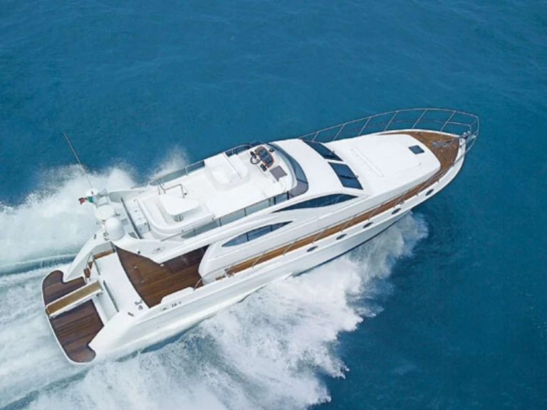 Noleggio Yacht di lusso  con patente nautica