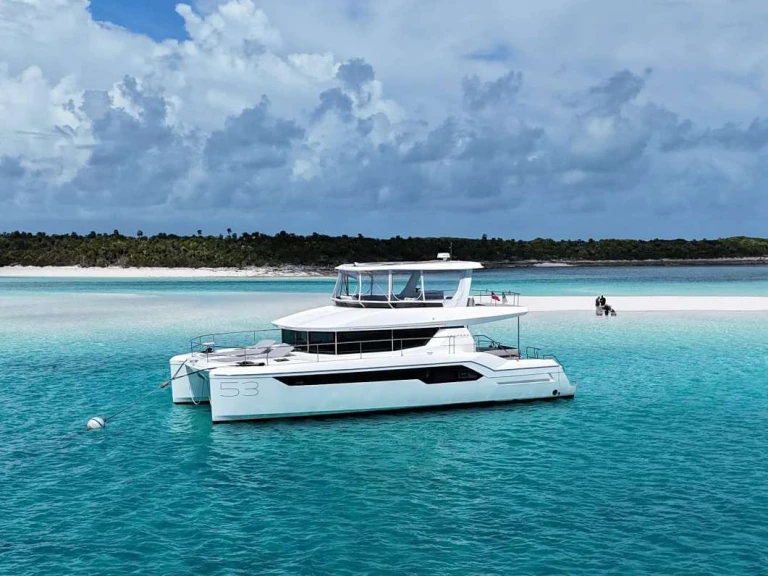 Yacht di lusso a noleggio a Paradise Island al miglior prezzo