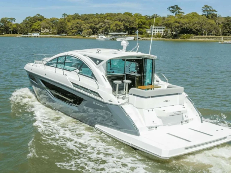 Noleggiare una Cruisers TriFecta a Delray Beach