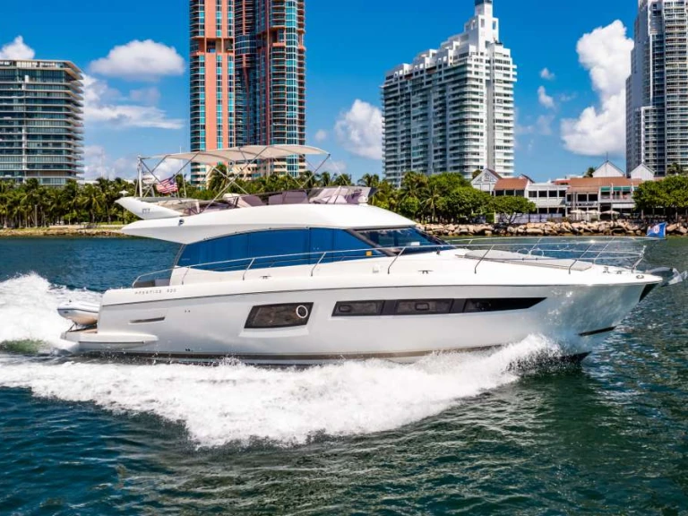 Noleggio Yacht di lusso con o senza skipper Prestige Yachts a Miami
