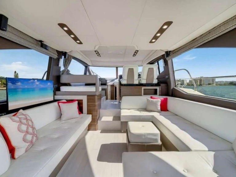 Noleggio Yacht di lusso Azimut con patente nautica
