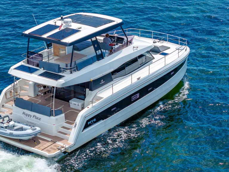 Noleggio Yacht di lusso Fountaine Pajot con patente nautica