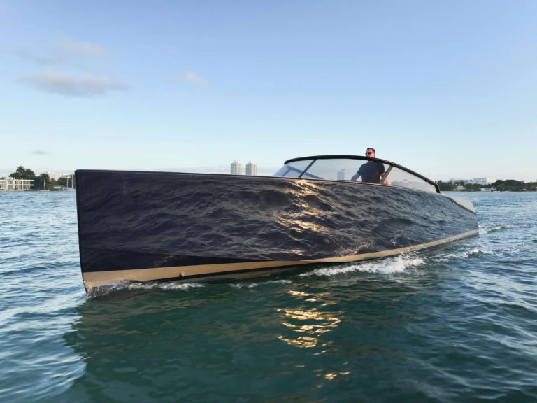 Yacht di lusso a noleggio a Miami al miglior prezzo