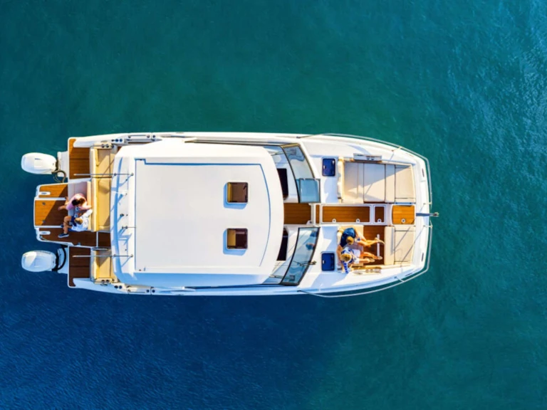 Yacht di lusso a noleggio a Sardegna al miglior prezzo