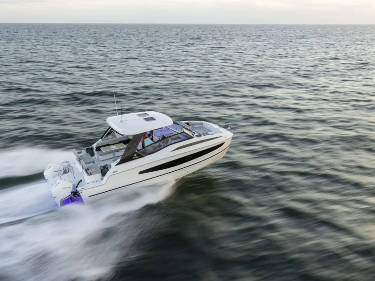 Noleggio Yacht di lusso con o senza skipper Aquila a Port Fréjus