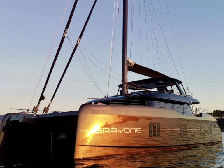 Noleggiare una Sunreef GRAYONE a Atene