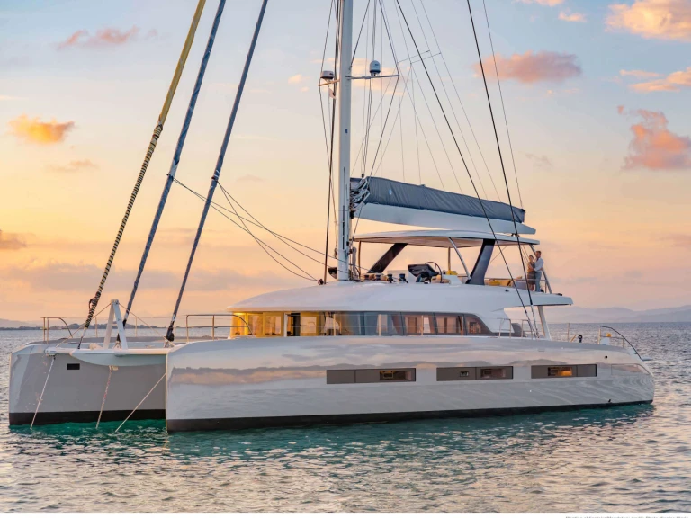 Noleggio Catamarano Lagoon con patente nautica
