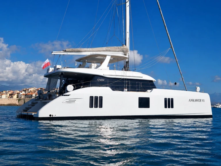 Yacht di lusso a noleggio a Napoli al miglior prezzo
