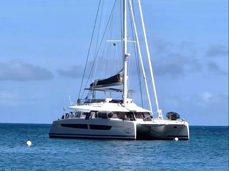 Noleggio a Corsica – Fountaine Pajot LOOMA su SamBoat