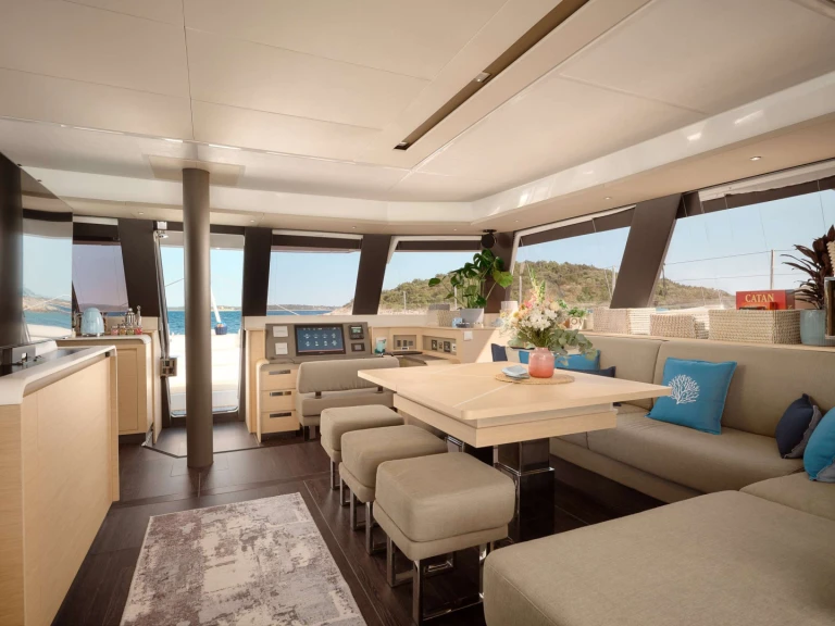 Noleggio Yacht di lusso Fountaine Pajot con patente nautica