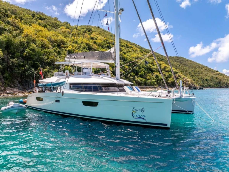 Yacht di lusso a noleggio a Isole Vergini Britanniche al miglior prezzo