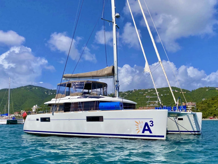 Yacht di lusso a noleggio a Isole Vergini Britanniche al miglior prezzo