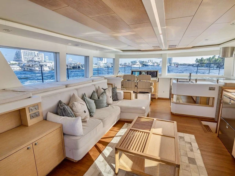 Noleggio barche Nishii Shipyards Cata a Nassau su Samboat