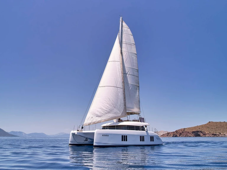 Noleggiare una Sunreef ADARA a Atene