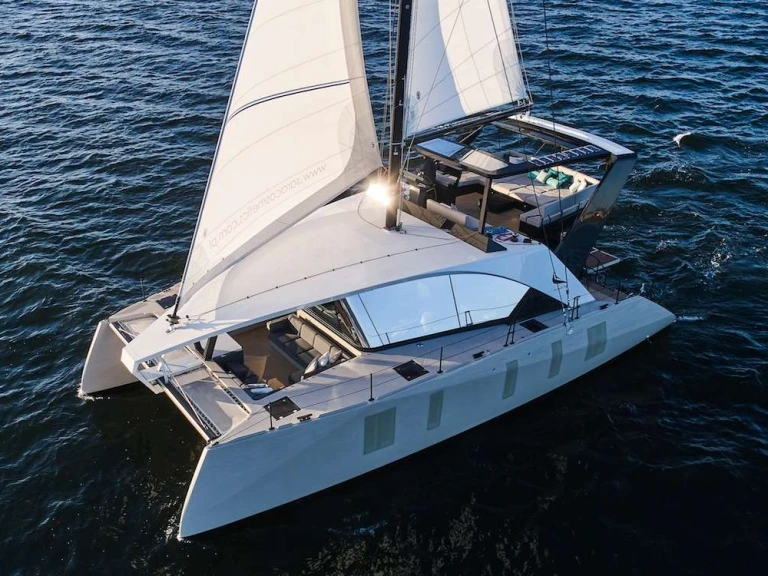 Noleggio Yacht di lusso Wave Catamarans con patente nautica