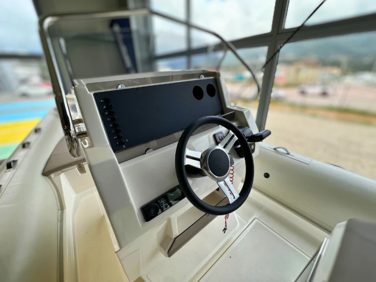 Noleggio Gommone a Ajaccio – Lomac Lomac 850 IN
