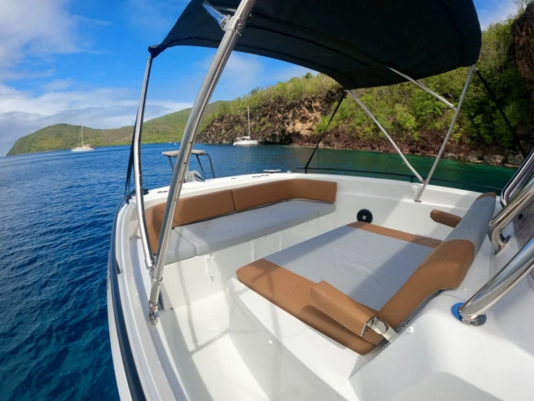 Noleggio barche Les Trois-Îlets economico Flyer 9