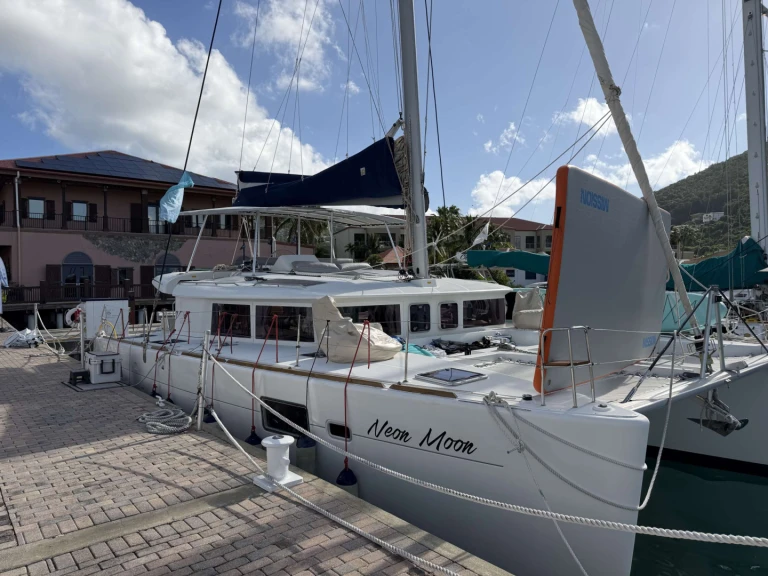 Noleggio barche Lagoon NEON MOON a Tortola su Samboat
