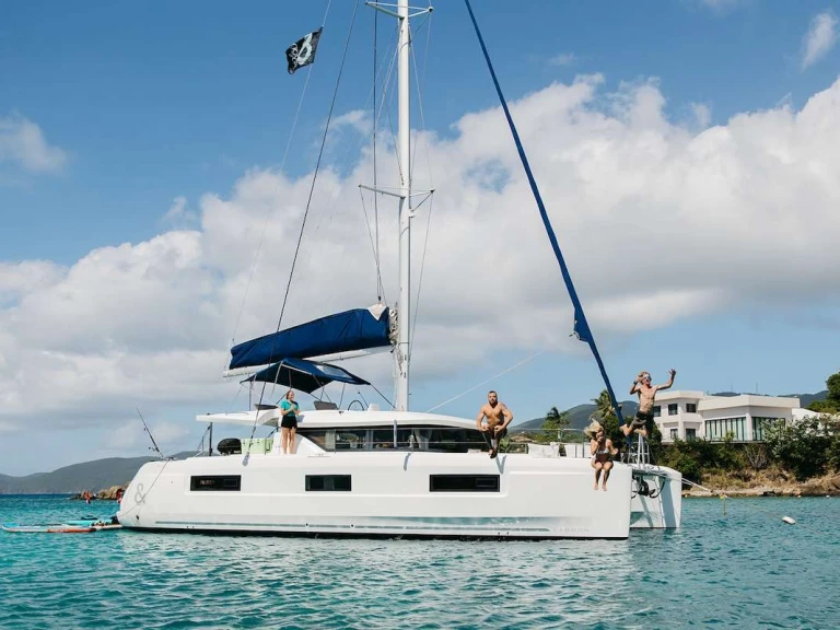 Yacht di lusso a noleggio a Isole Vergini Britanniche al miglior prezzo