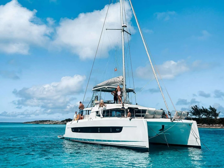 Yacht di lusso a noleggio a Nassau al miglior prezzo