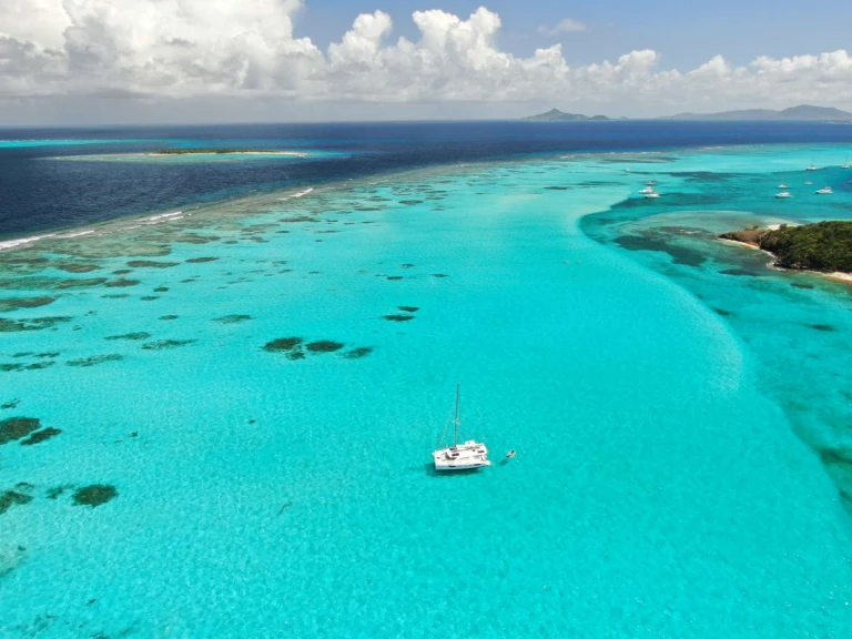 Noleggio Yacht di lusso a Grenadines – Robertson and Caine Groovy