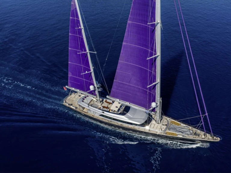 Noleggio Yacht di lusso Perini Navi con patente nautica