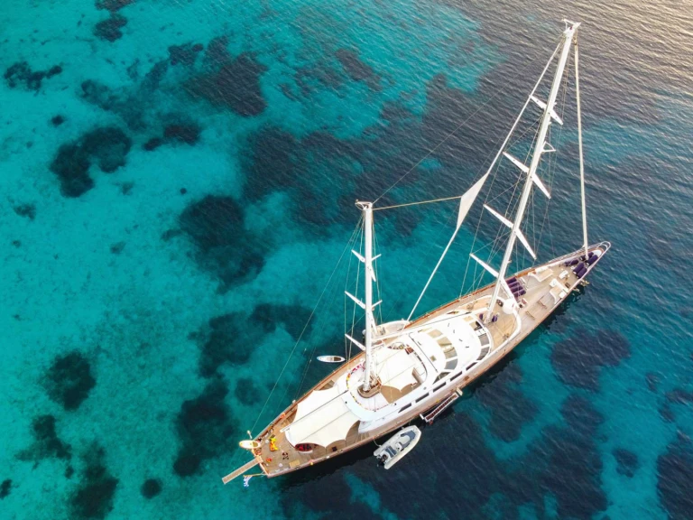 Noleggio barche Perini Navi Tamarita a Napoli su Samboat