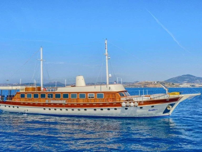 Custom ELARA 1 da affittare a  Grecia