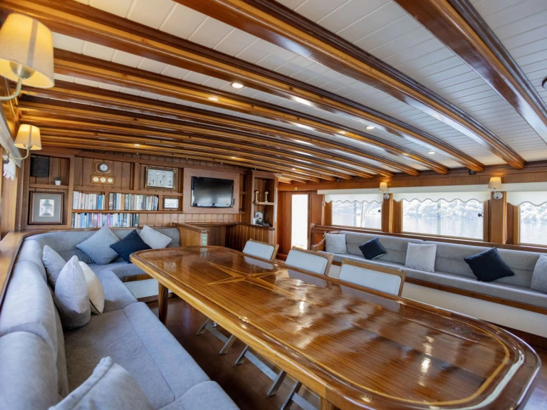 Noleggio Yacht di lusso a Atene – Custom Oxyzen