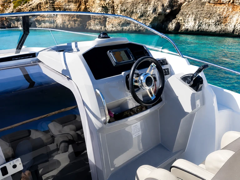 Noleggio Barca a motore Jeanneau con patente nautica